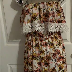 WOMAN LONG DRESS  WITH LACE  AND FLOWERS